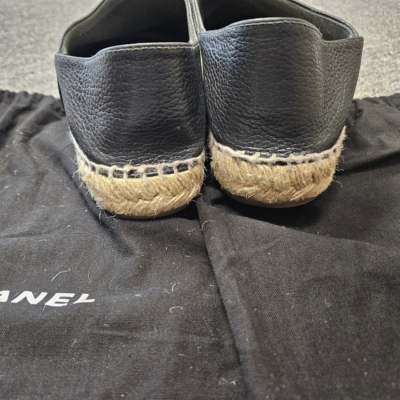 CHANEL 2017 Interlocking CC Logo Espadrilles Shoes - Picture 5 of 9